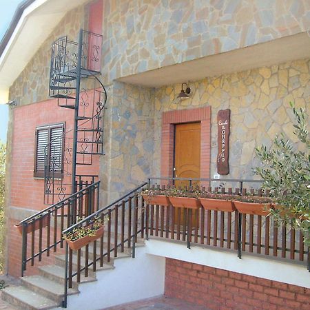 Casale Il Gheppio Guest House Laureana Cilento Exterior photo