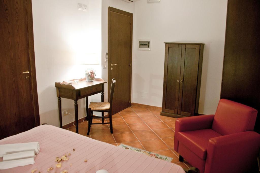 Casale Il Gheppio Guest House Laureana Cilento Room photo