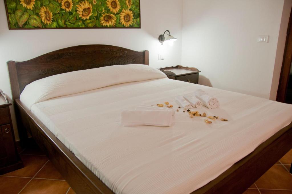 Casale Il Gheppio Guest House Laureana Cilento Room photo