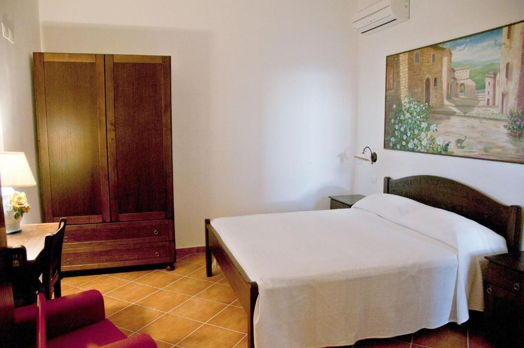 Casale Il Gheppio Guest House Laureana Cilento Room photo