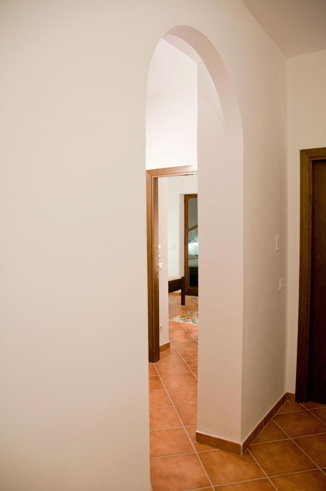 Casale Il Gheppio Guest House Laureana Cilento Exterior photo