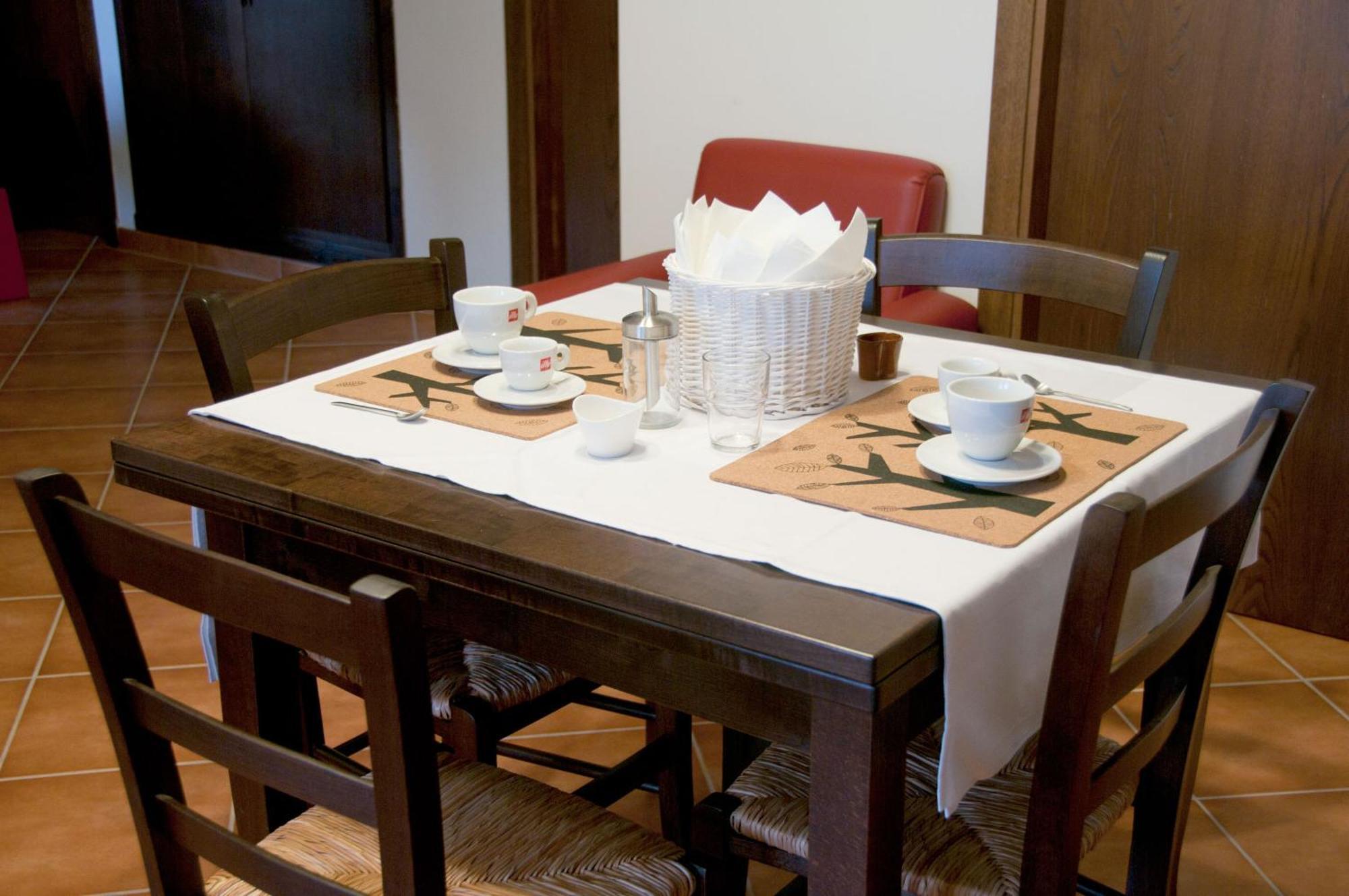 Casale Il Gheppio Guest House Laureana Cilento Exterior photo